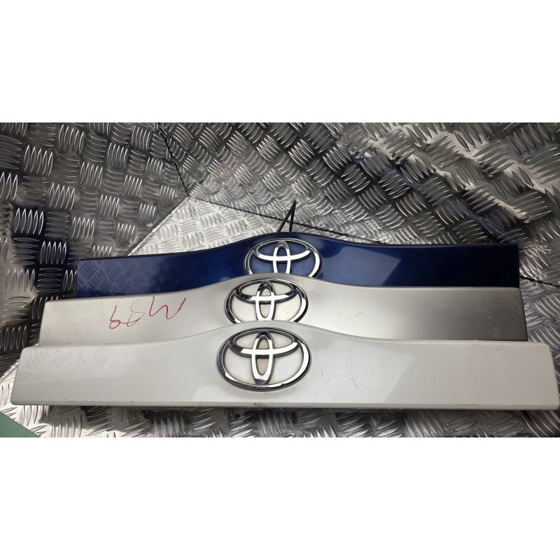 Blenda listwa klapy bagażnika Toyota Prius 20 bez prycisku KeylessGO Blenda listwa klapy bagażnika Toyota Prius 20 bez prycisku KeylessGO